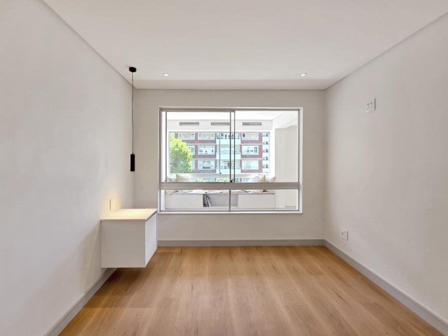 2 Bedroom Property for Sale in Sea Point Western Cape